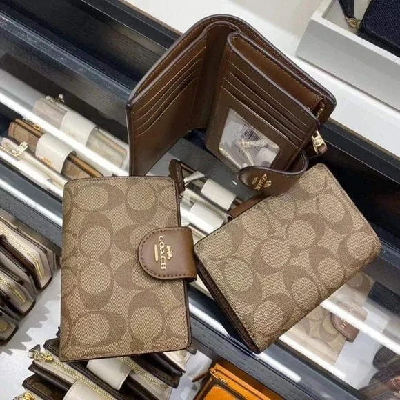 Coach Compact Wallet - Picture 1 of 1